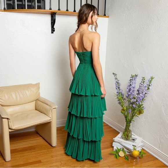 FAME and PARTNERS - Picture 6 of 7